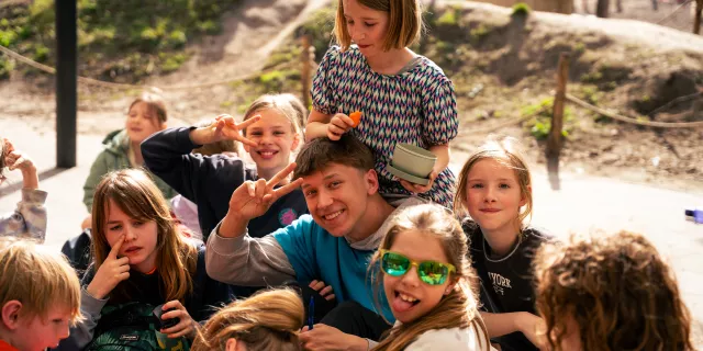 Monitor met kinderen