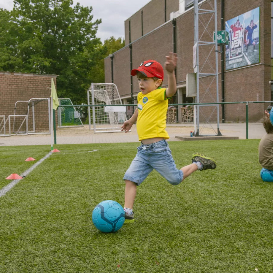 kleutervoetbal